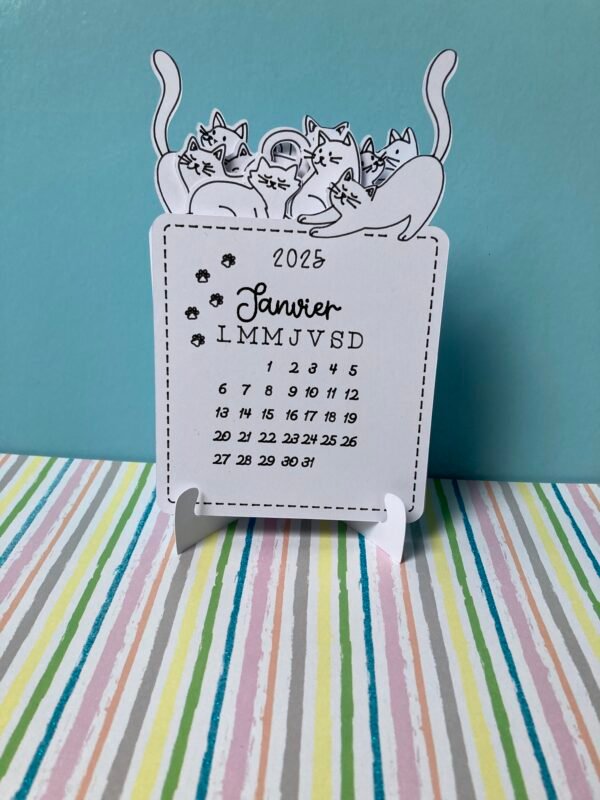 Calendrier 2025 Chats blancs.