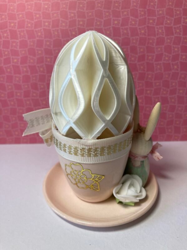 Oeuf de Pâques sur tasse à café – Image 3