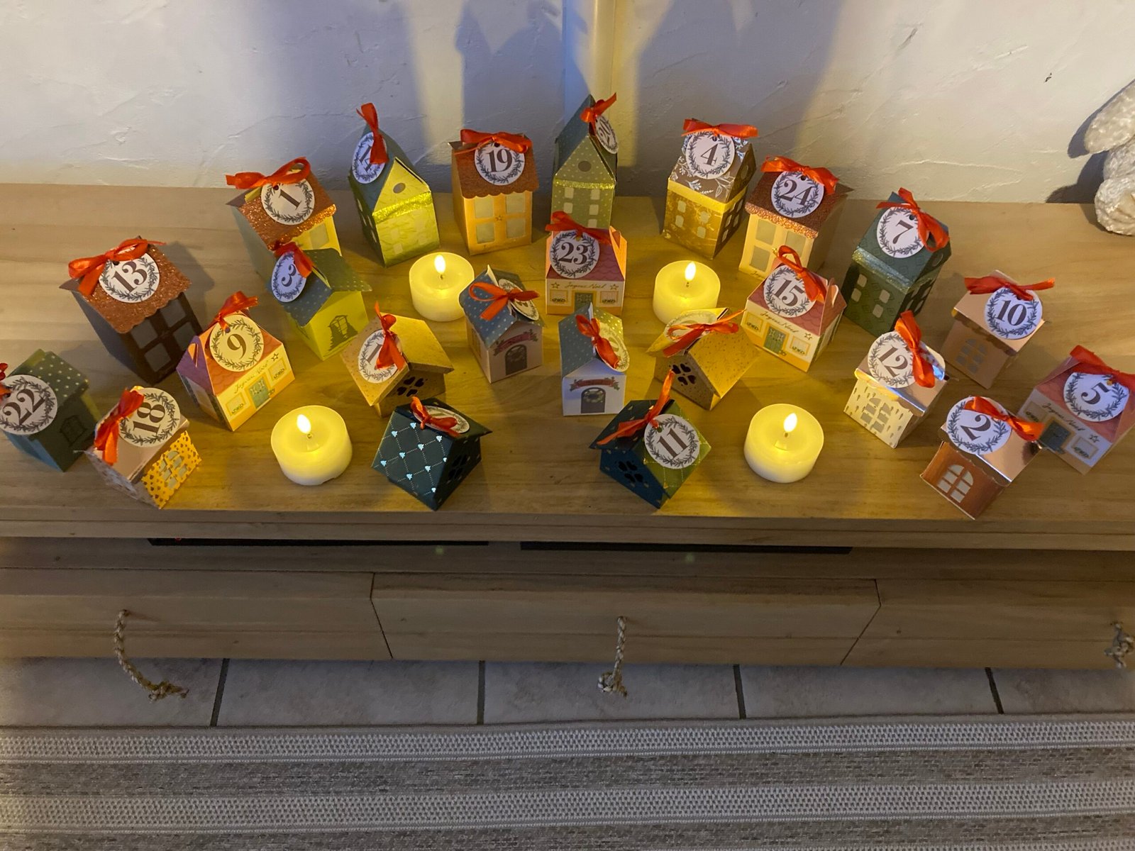 Le petit village de Noël : Calendrier de L’Avent