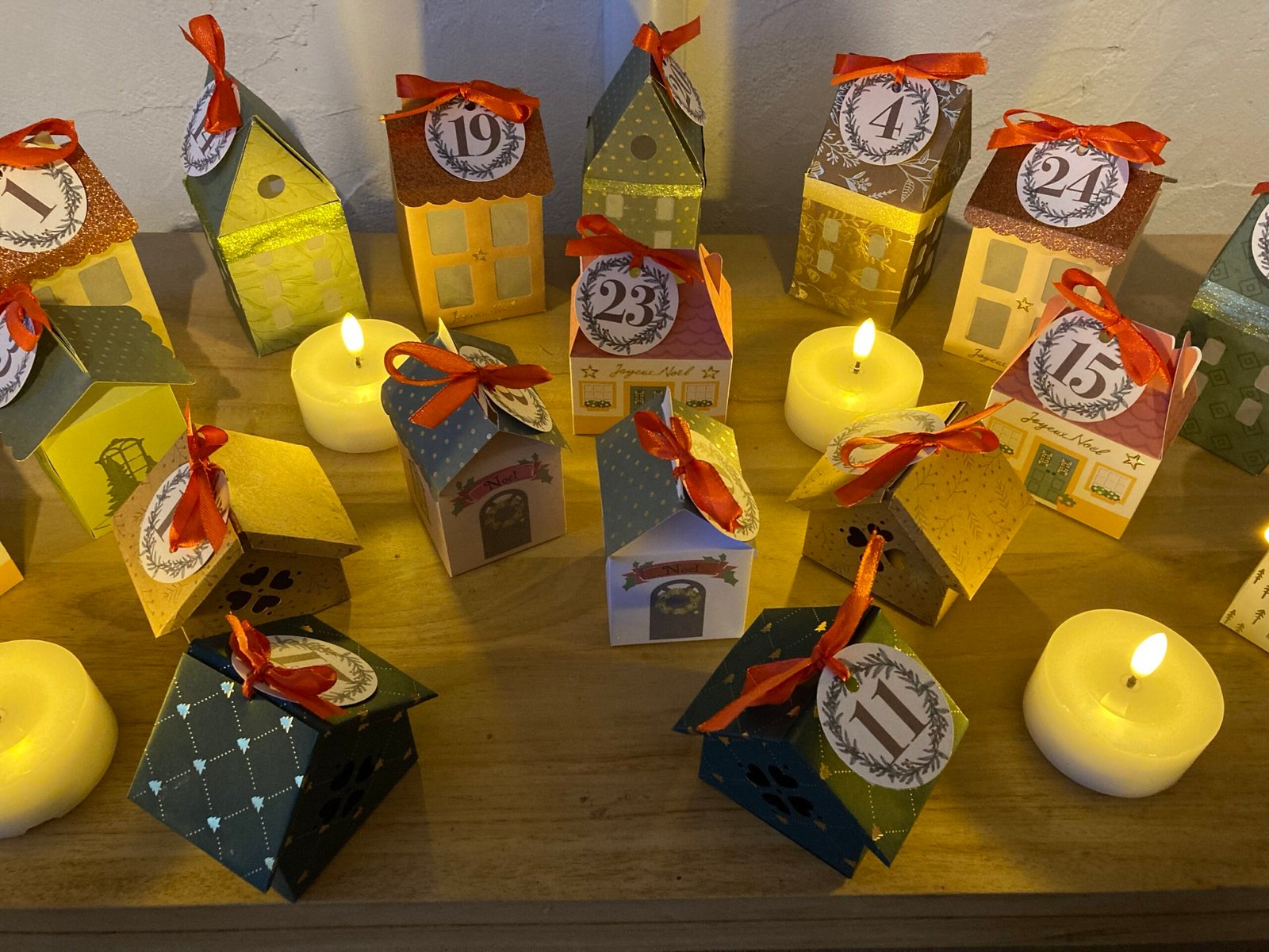 Le petit village de Noël : Calendrier de L’Avent – Image 2