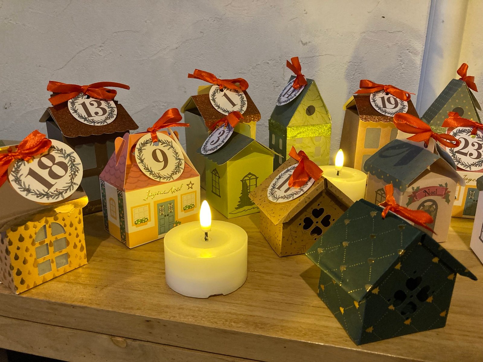 Le petit village de Noël : Calendrier de L’Avent – Image 4